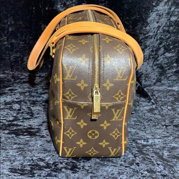 Authentic Louis Vuitton Cite GM - Picture 4 of 15